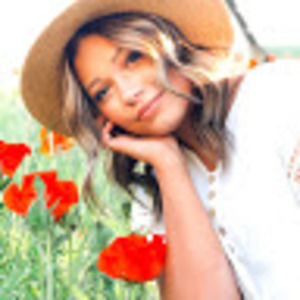 Meet your Posher, Alexia